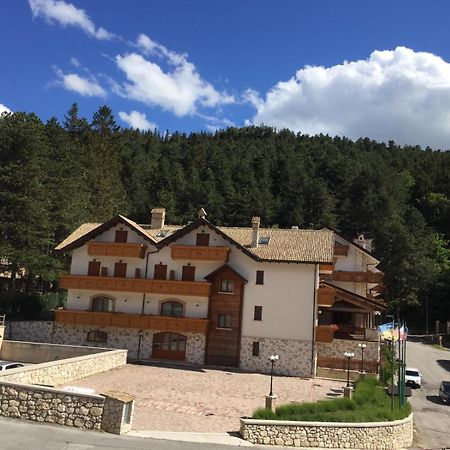 Hotel Mille Pini Ovindoli Esterno foto