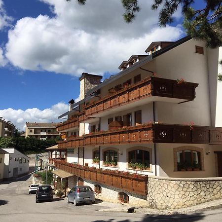 Hotel Mille Pini Ovindoli Esterno foto