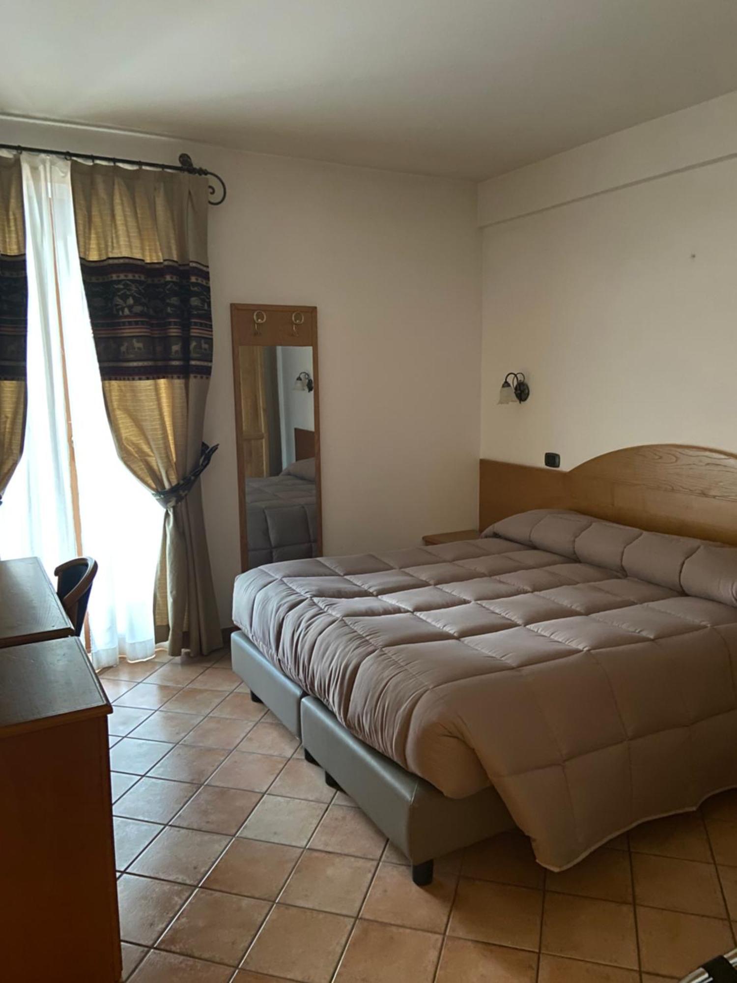 Hotel Mille Pini Ovindoli Esterno foto