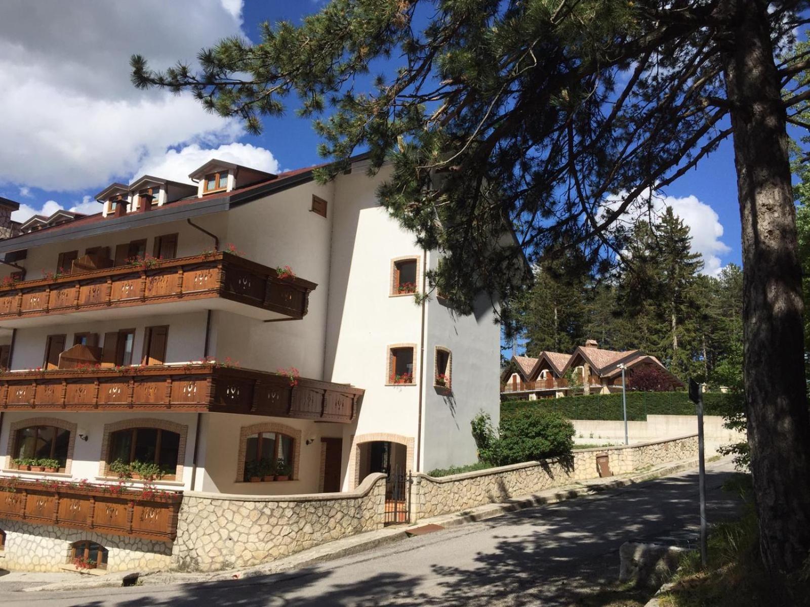 Hotel Mille Pini Ovindoli Esterno foto