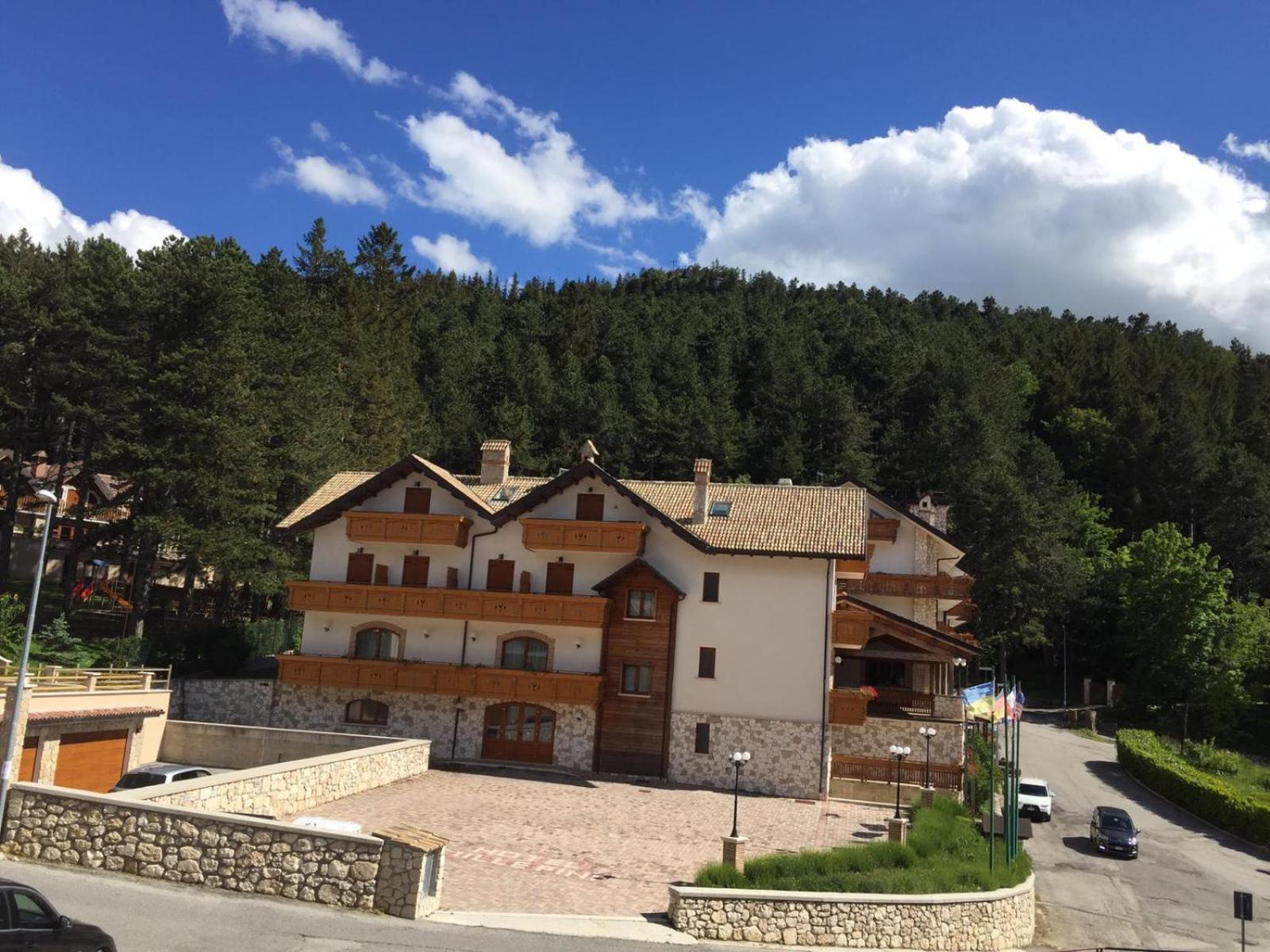 Hotel Mille Pini Ovindoli Esterno foto